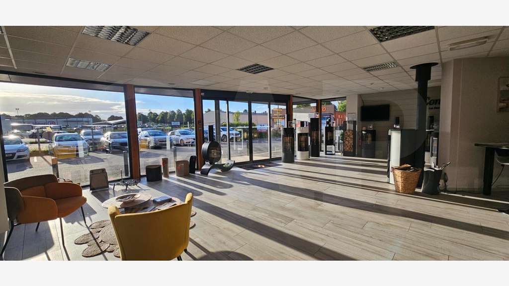 A vendre local commercial 510m² ZAC de Lécousse