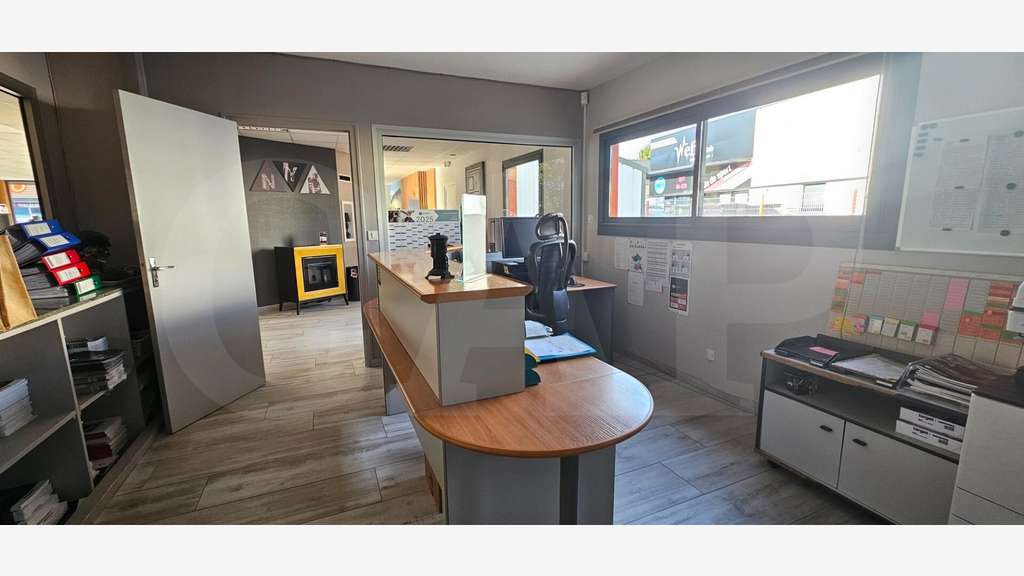 A vendre local commercial 510m² ZAC de Lécousse