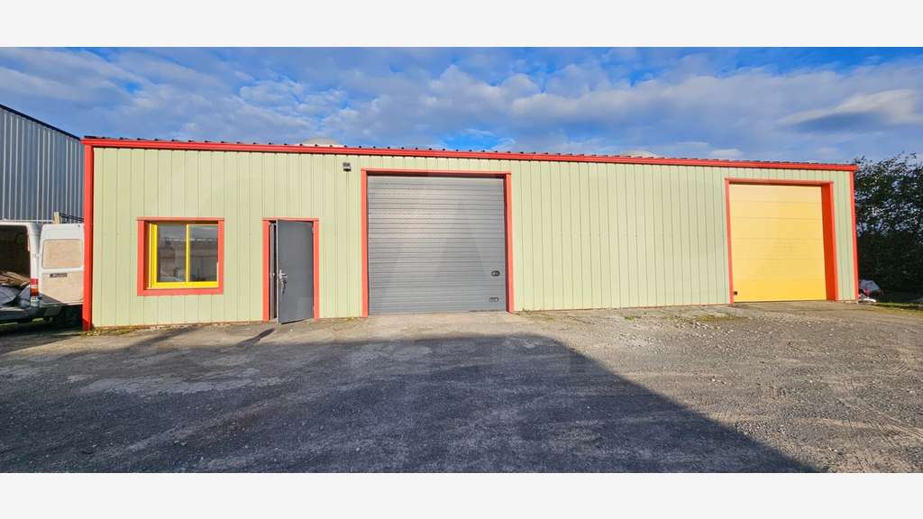 A vendre local commercial 510m² ZAC de Lécousse