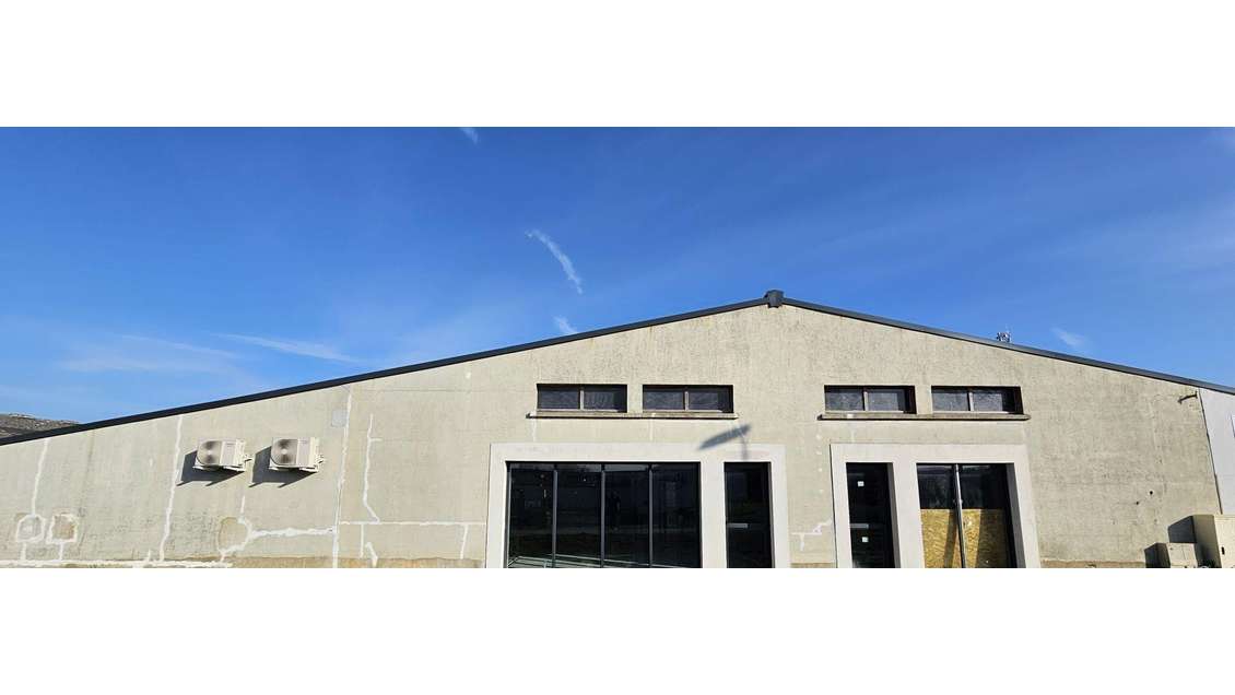 Vente local d'activités 1060m² en ZA aux Epesses