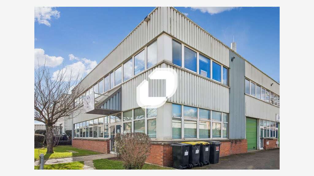 Vente Local d'activité 395m² Les essarts le roi
