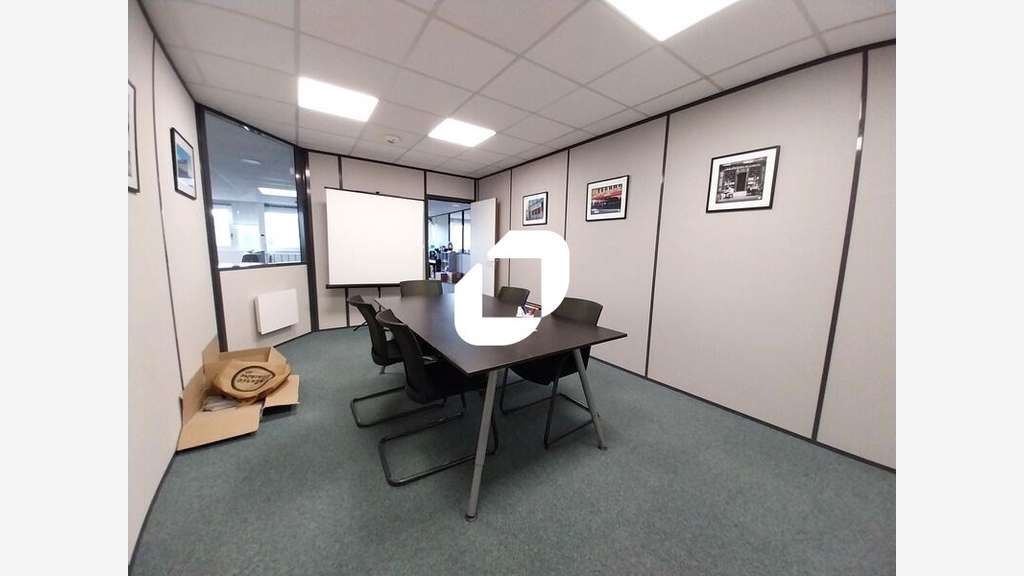 Vente Local d'activité 395m² Les essarts le roi