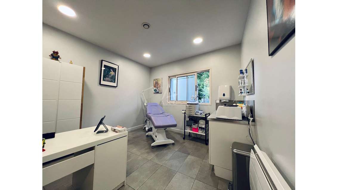 Bureaux RDC Les Lilas M° Gainsbourg et Mairie 