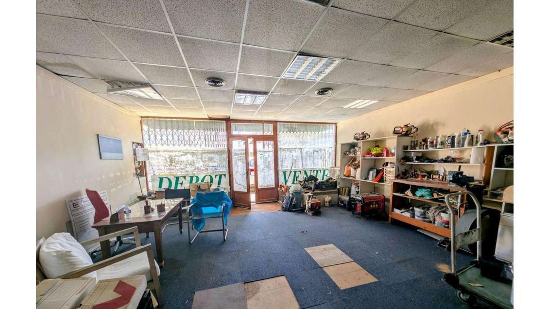 Vente local d'activités 190m² aux Mureaux