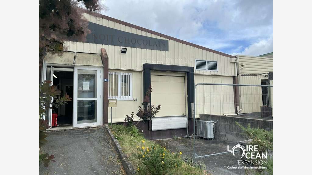 Bâtiment d'activité 462m² à vendre les Ponts-de-Cé