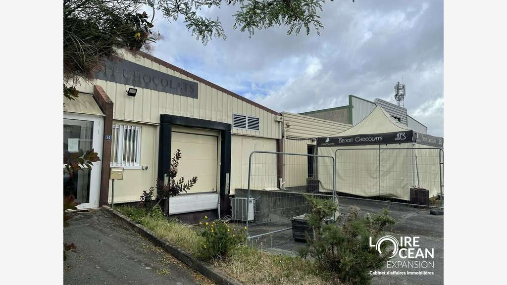 Bâtiment d'activité 462m² à vendre les Ponts-de-Cé