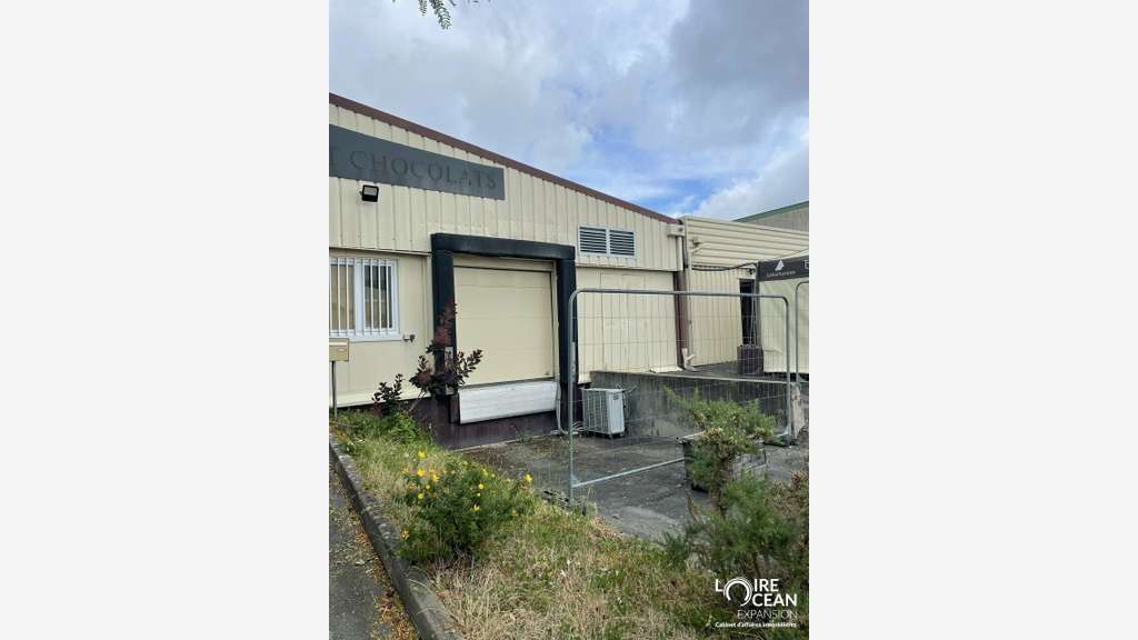Bâtiment d'activité 462m² à vendre les Ponts-de-Cé