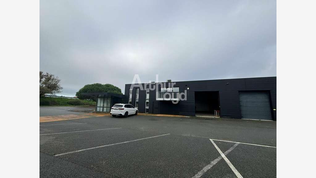 Local d'activité à vendre aux Sables d'Olonne