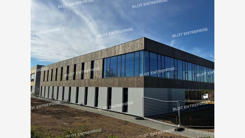 A vendre locaux d'activités 1 193m² les Sorinières