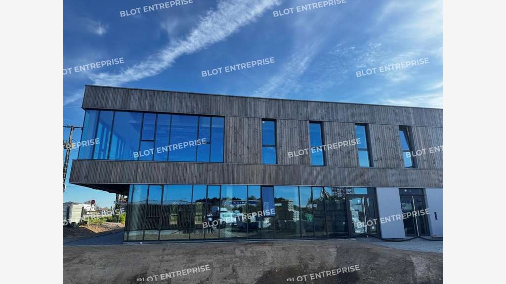 A vendre locaux d'activités 1 193m² les Sorinières