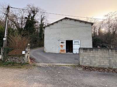 Location local d'activité 200m² Leyrieu zone calme