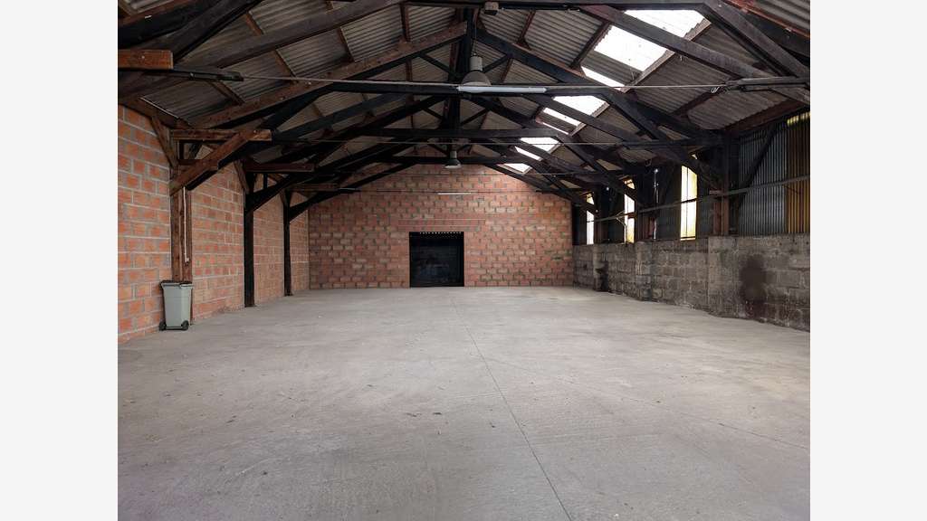 Vente entrepôt 300m² à Libourne