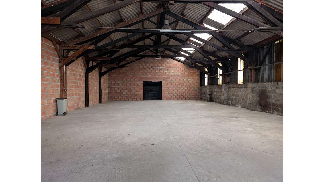 Vente entrepôt 300m² à Libourne