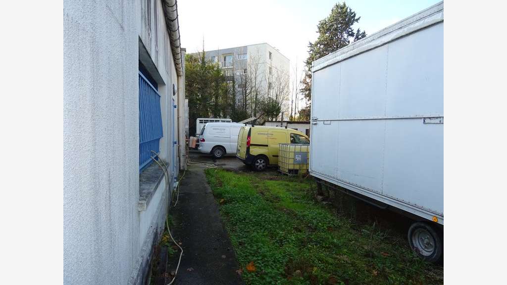 Local 680m² à vendre à Limeil-Brévannes  centre 
