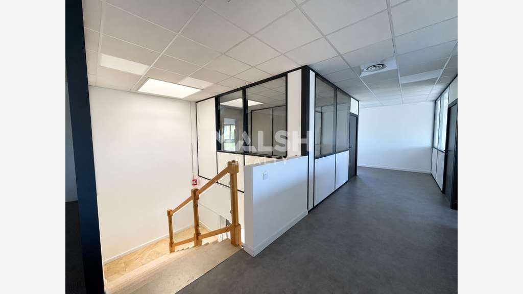 Local mixte Activités et Bureaux à LIMONEST - Tech