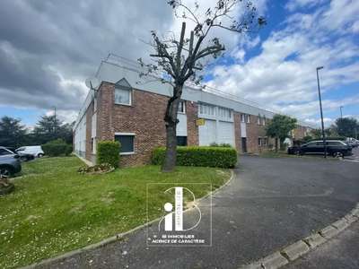 Vente local d'activité de 680m² en za de Lisses