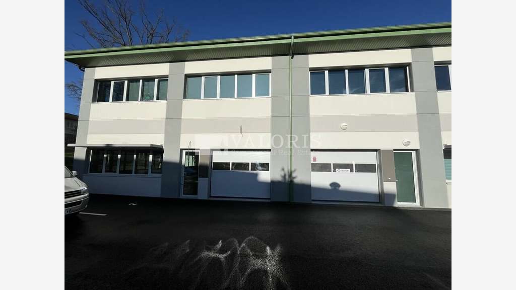 Cellule neuve 287m² à vendre à Lissieu