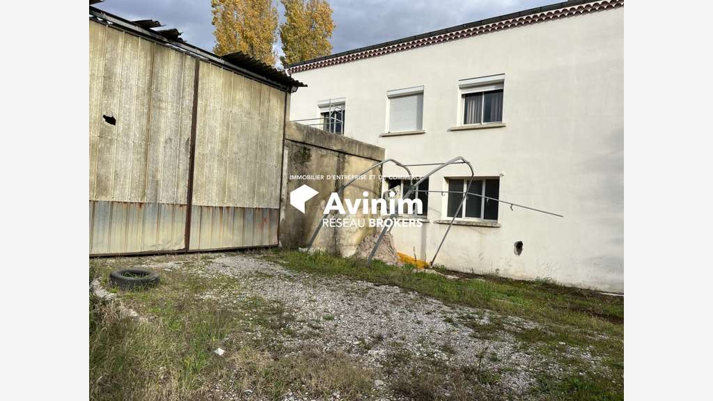 Vente ensemble immobilier 932m² à Livron-sur-Drôme