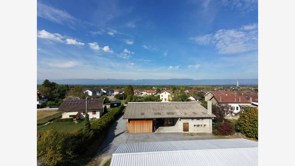 Emplacement n°1 aux portes de la future A412 ! Zon