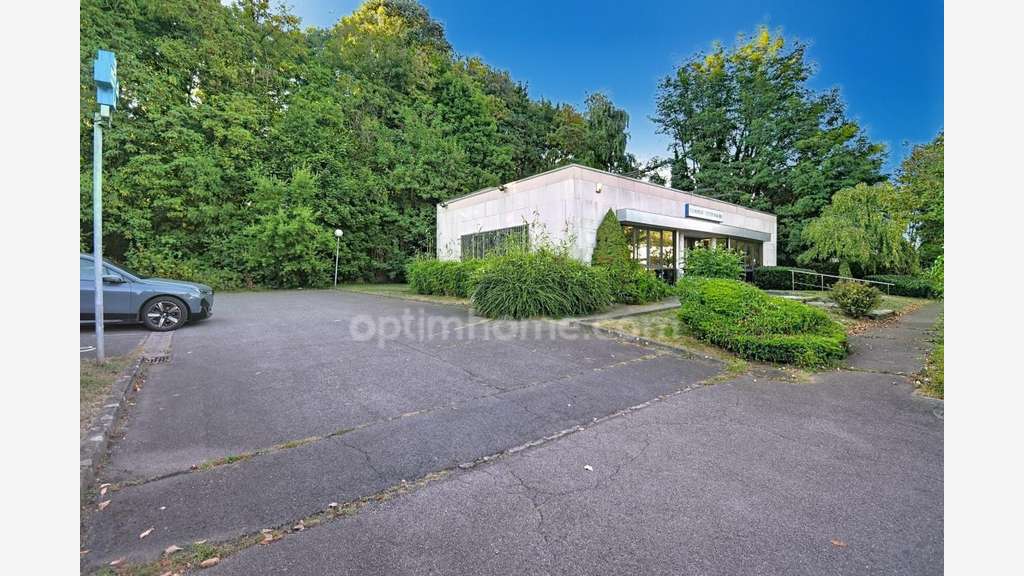 Clinique vétérinaire de 300m² sur 1194m² à Longwy