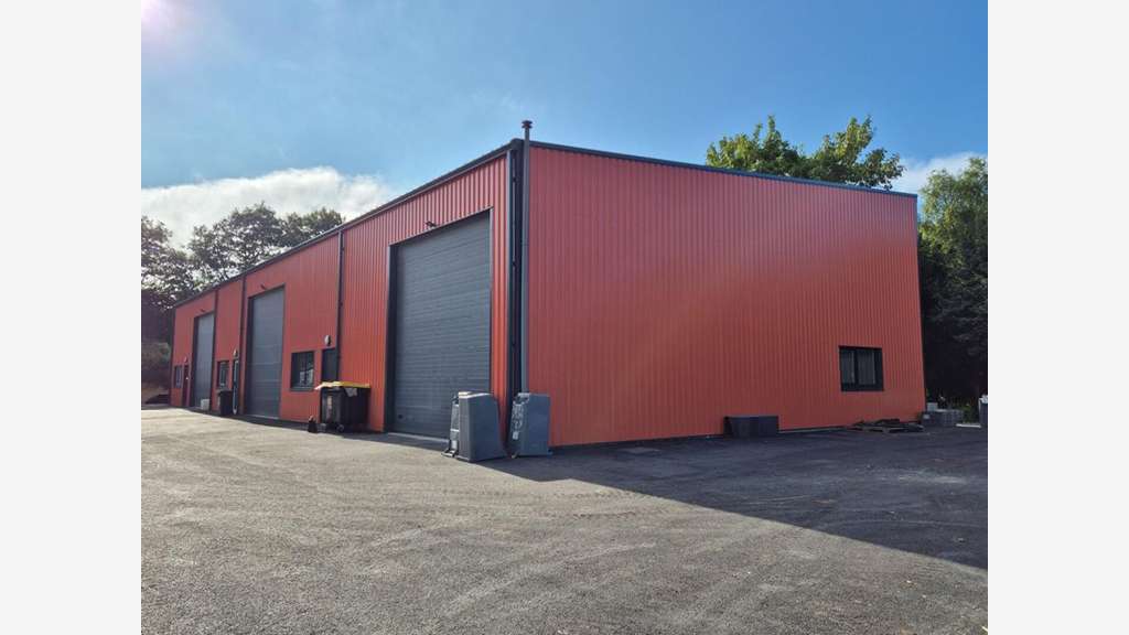 Vente entrepôt local 195m² à Lorient Nord Cléguer