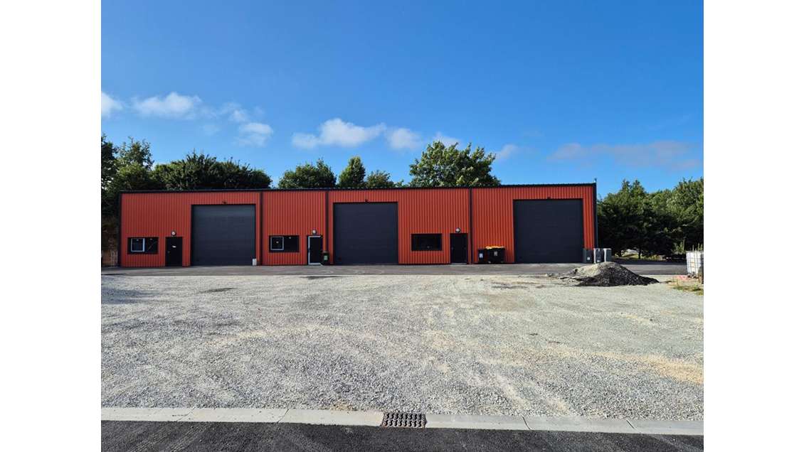 Vente entrepôt local 195m² à Lorient Nord Cléguer