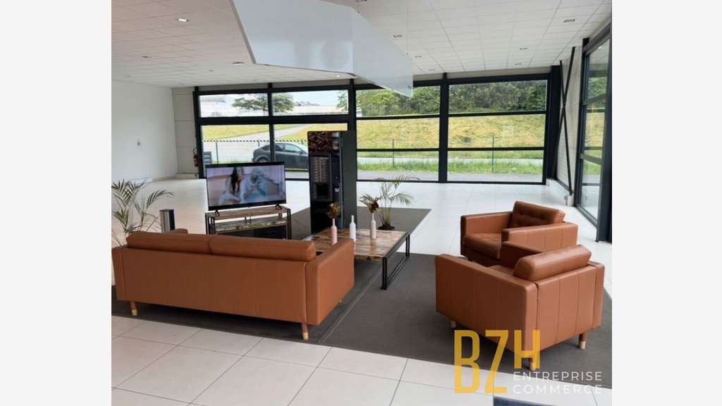 A vendre local d'activité 850m² sur 2000m² Caudan