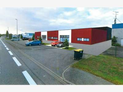 Cellule 750m² sur terrain bitumé à vendre Lorient