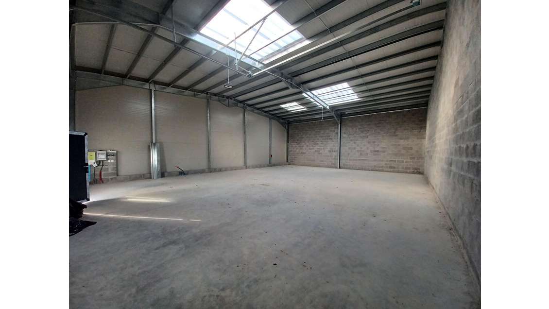 A vendre local d'activité 830m² neuf à Ploemeur