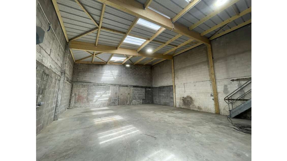 Vente bâtiment 274m² prox port de commerce Lorient