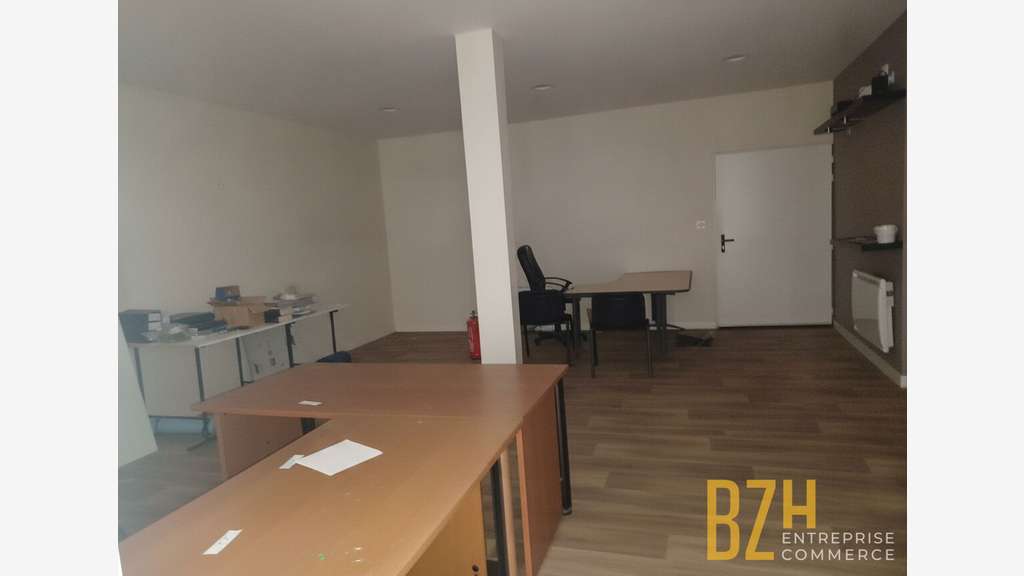 A vendre local d'activité 250m² en za à Merlevenez