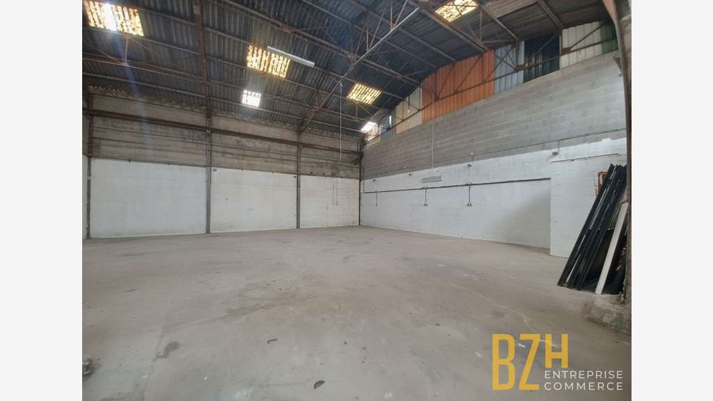A vendre local d'activité 220m² à Ploemeur