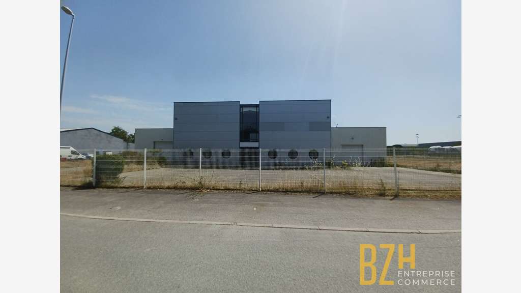 A vendre local d'activité de 1 560m² à Quéven