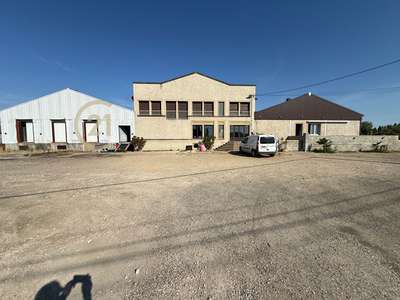 Vente local d'activité unique de 1800m² à Louhans
