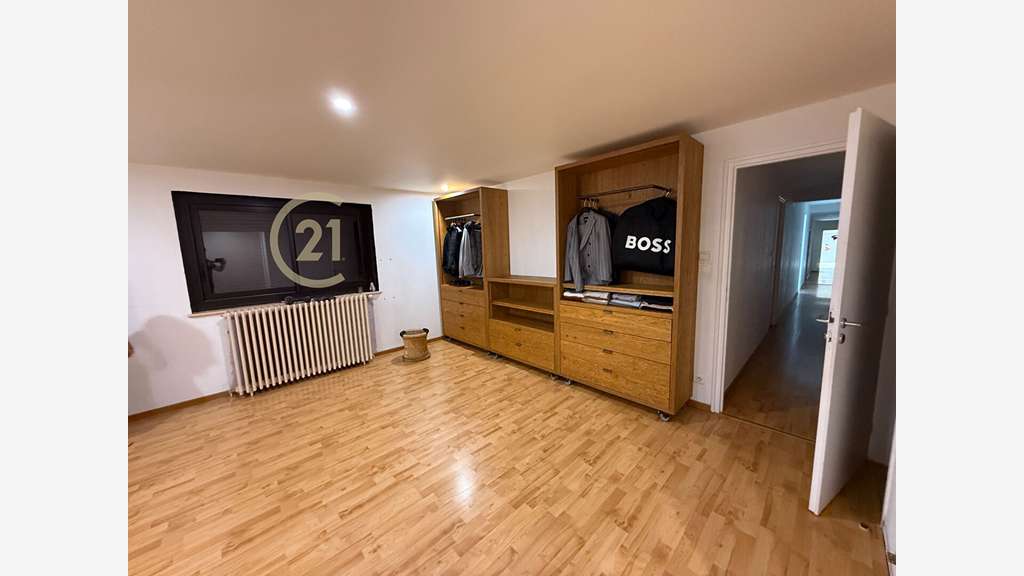 Vente local d'activité unique de 1800m² à Louhans