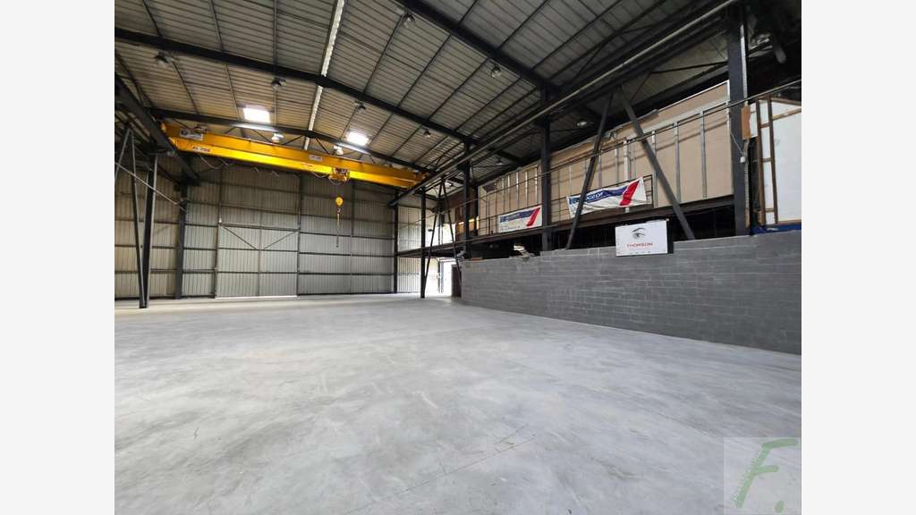 Local industriel à vendre à 20 km de Grenoble