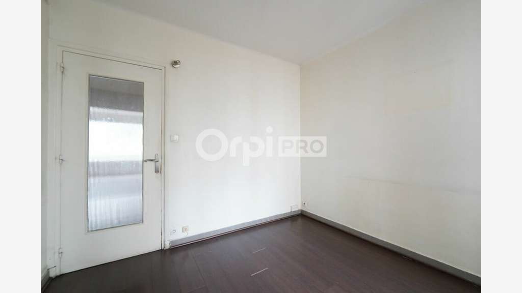 Local professionnel 58m² R+2 à vendre à Lyon 6e