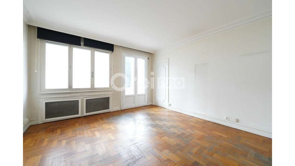 LYON - LOCAL PROFESSIONNEL à vendre