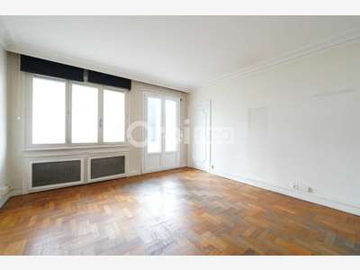 Local professionnel 58m² R+2 à vendre à Lyon 6e