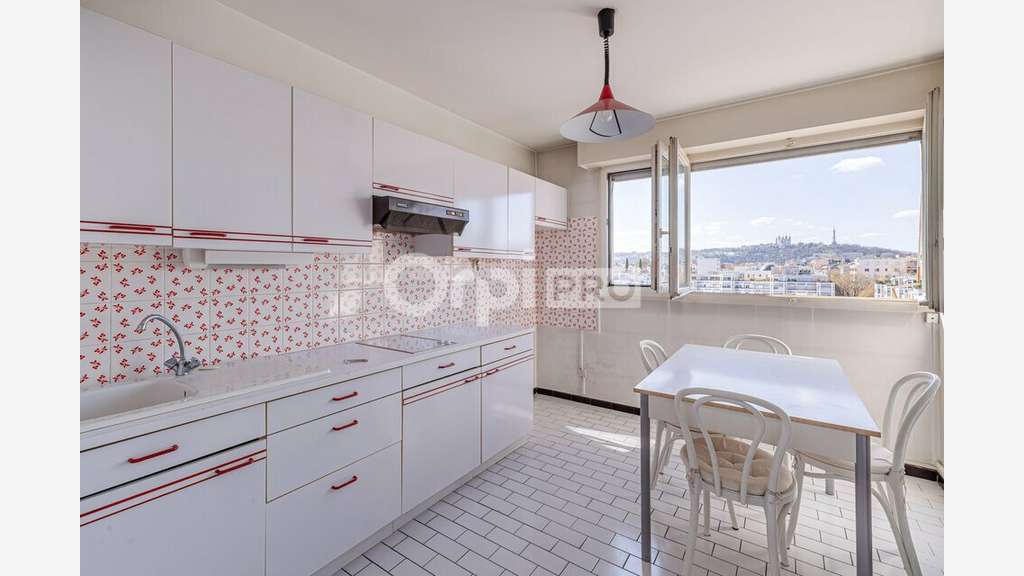 LOCAL PROFESSIONNEL A VENDRE - 49 m² - LYON 6