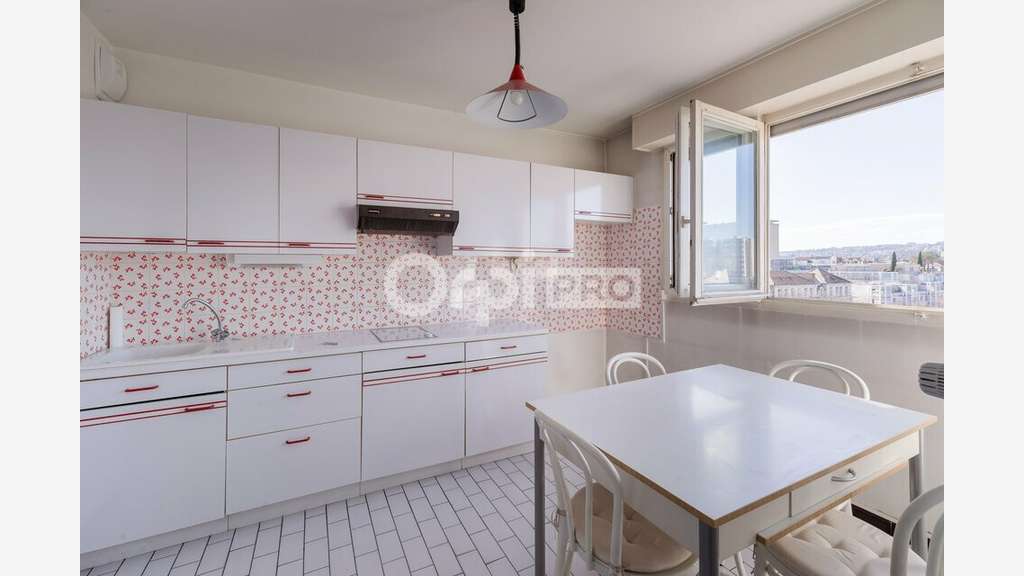 LOCAL PROFESSIONNEL A VENDRE - 49 m² - LYON 6