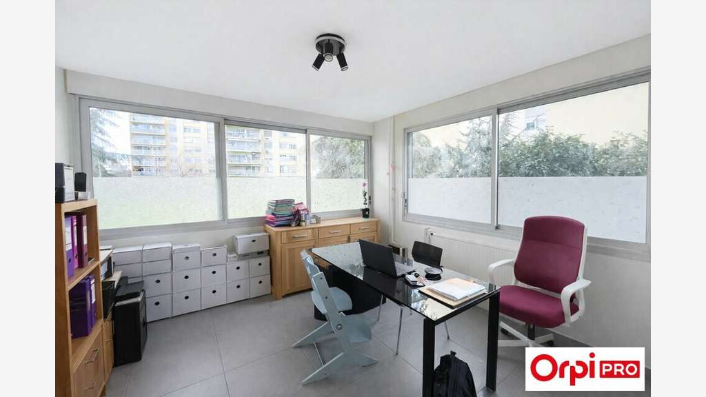 A vendre local cabinet médical 86m² à Lyon 8e