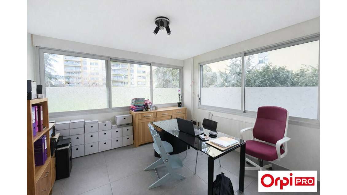 A vendre local cabinet médical 86m² à Lyon 8e