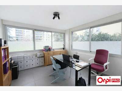 A vendre local cabinet médical 86m² à Lyon 8e