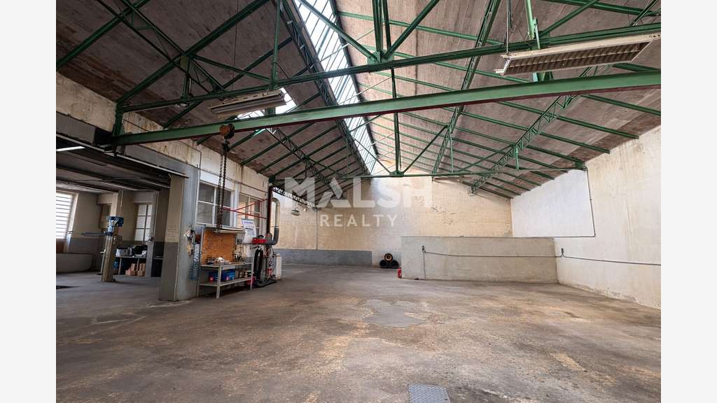 Local d'activités à vendre 418m² à Lyon 8ème