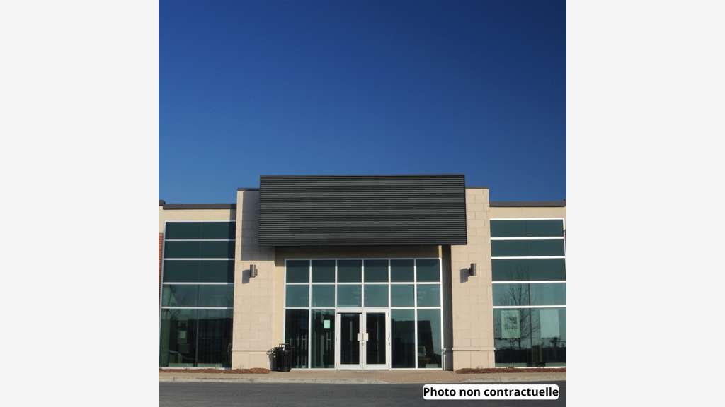 Vente local 450m² visibilité exceptionnelle Mâcon
