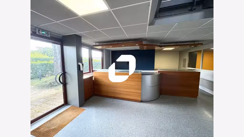 Vente Local d'activité 522m² Magny les hameaux