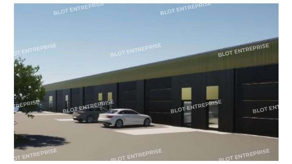 A vendre cellule d'activités 131m² à Malville