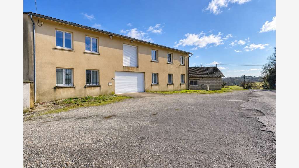 Cède local d'activité sur 3 niveaux 600m² Maransin