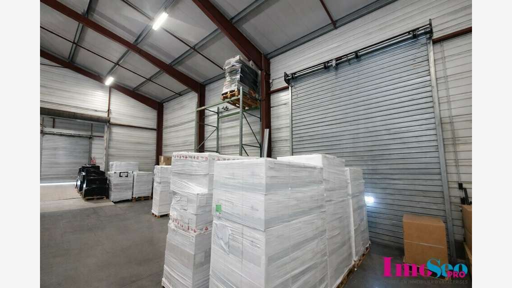 Entrepôt bureaux de 600m² à vendre à Marcheprime